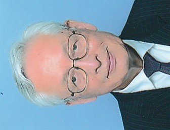 会長　安藤良一