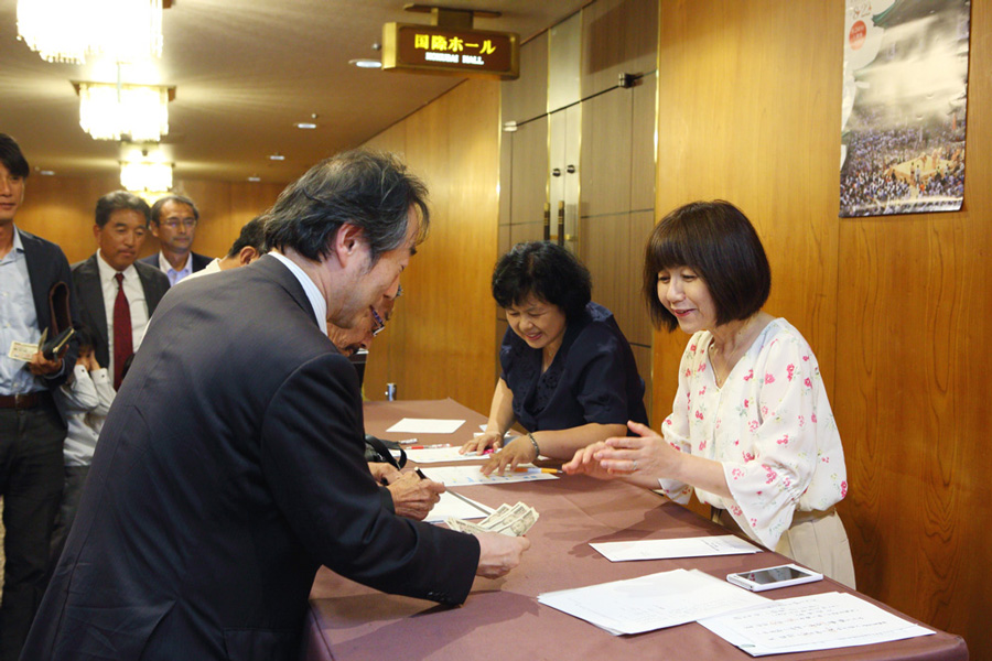 ������w�o�g�告�o�͎m���܂���̗l�q